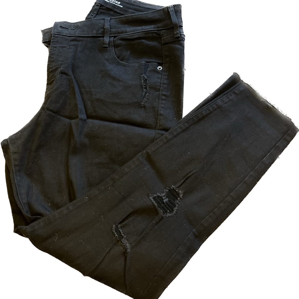 Old Navy rockstar midrise size 14 regular distressed black denim with frayed hem